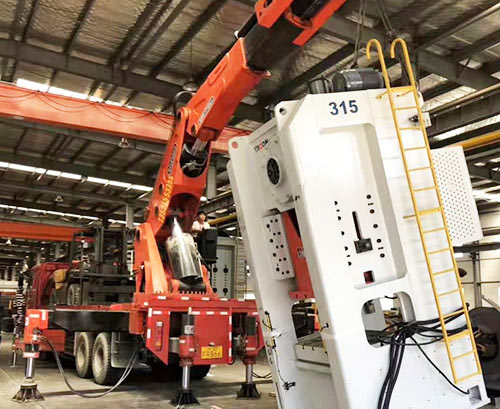 来凤附近随车吊出租，轻松解决运输难题