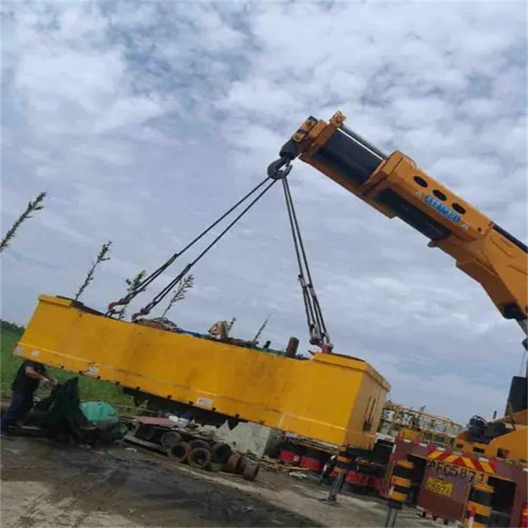 来凤随车吊吊集装箱怎么吊